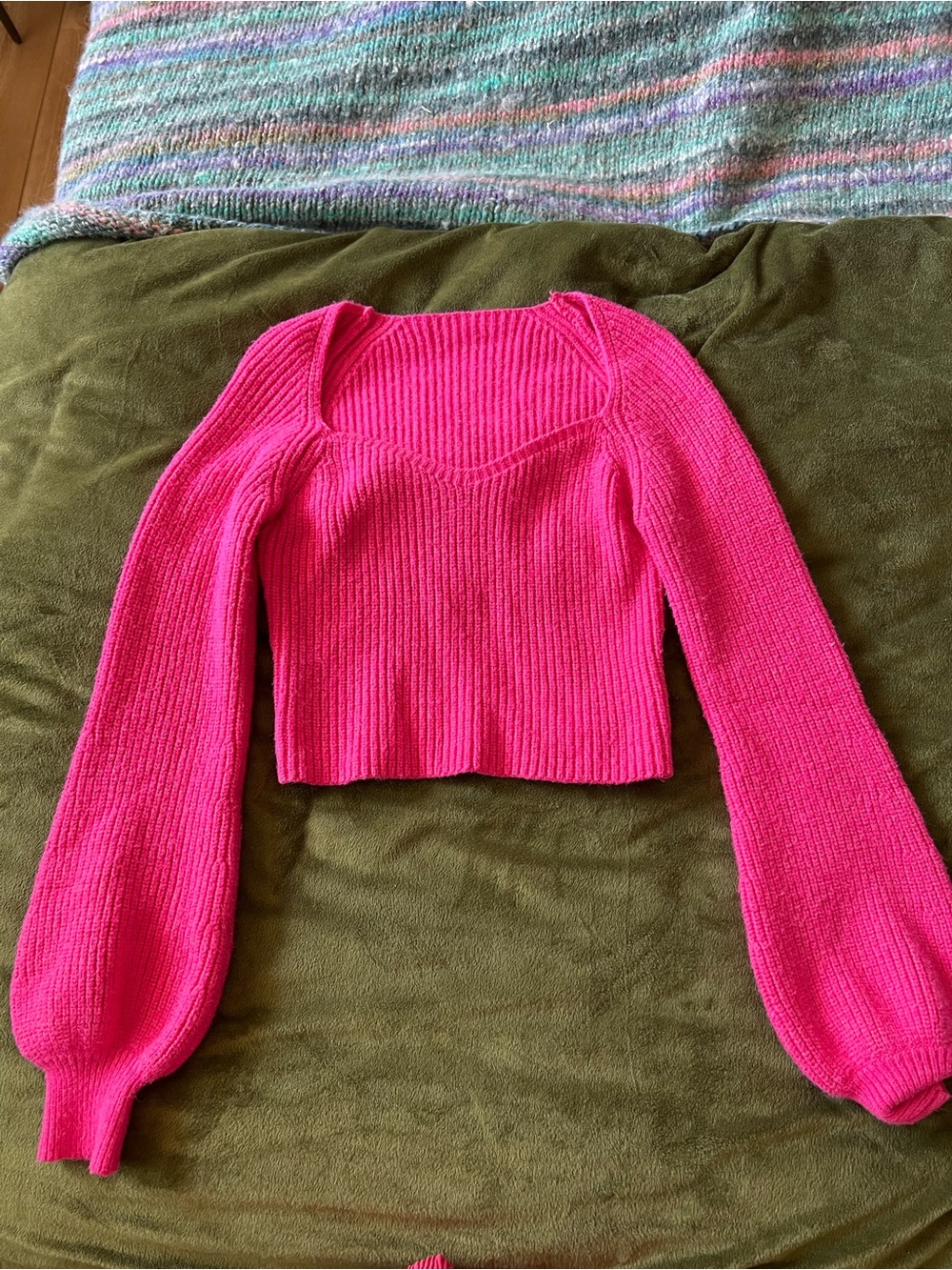 Forever 21 Hot Pink Ribbed V-Neck Cropped Sweater